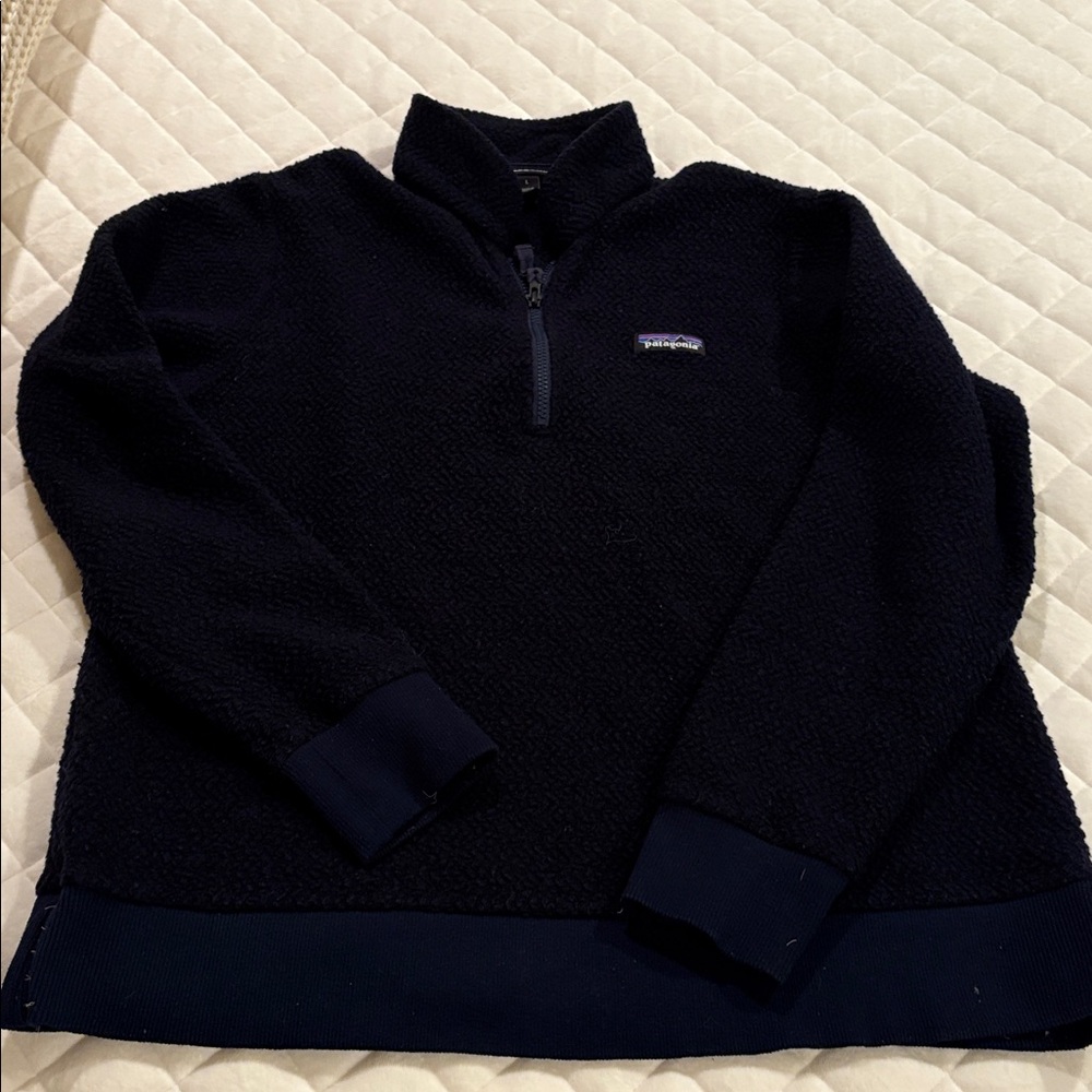 Patagonia Wool blend 1/4 zip sweater (black and dark navy banded)